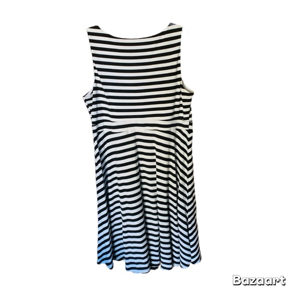 ➕🌻 TORRID || Plus-Size Gothic Pin-Up Skater Dress- - Picture 6 of 7